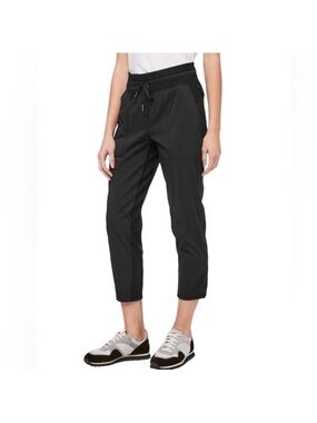 Lululemon Dance Studio Crop *25" Black Size 8